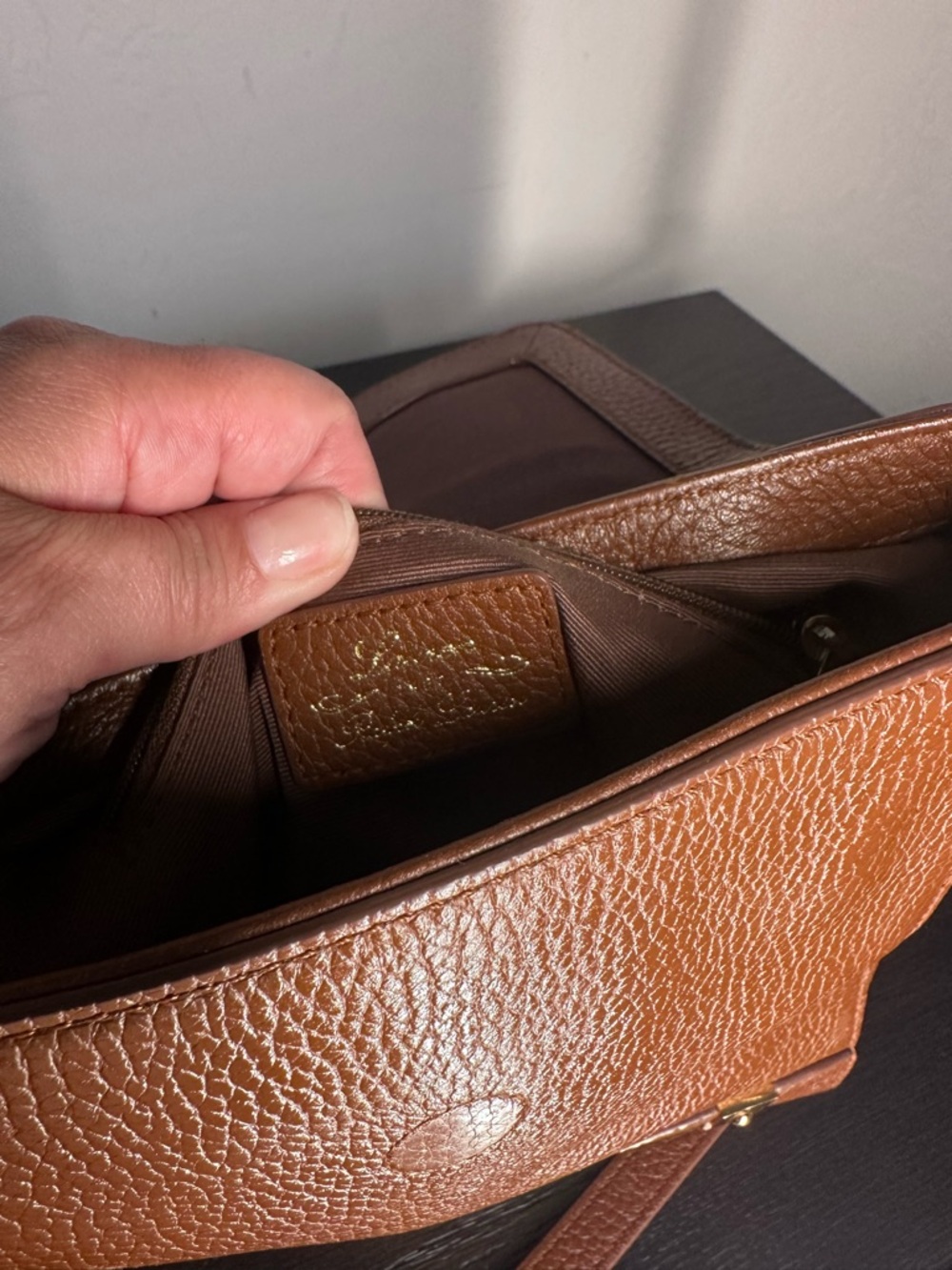 Ralph Lauren Tan Pebbled Leather Messenger Bag - Picture 8 of 13